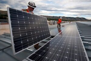 panneaux-photovoltaiques-et-devoirèd-information