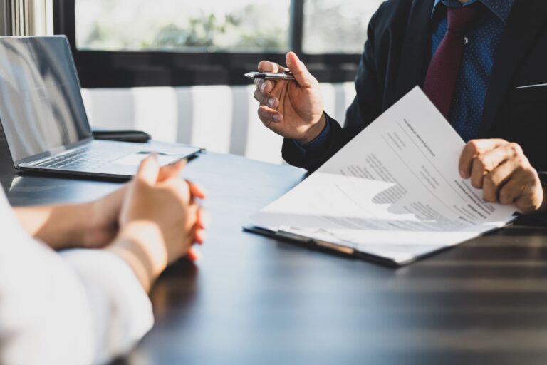 signer-un-contrat-de-bail-commercial